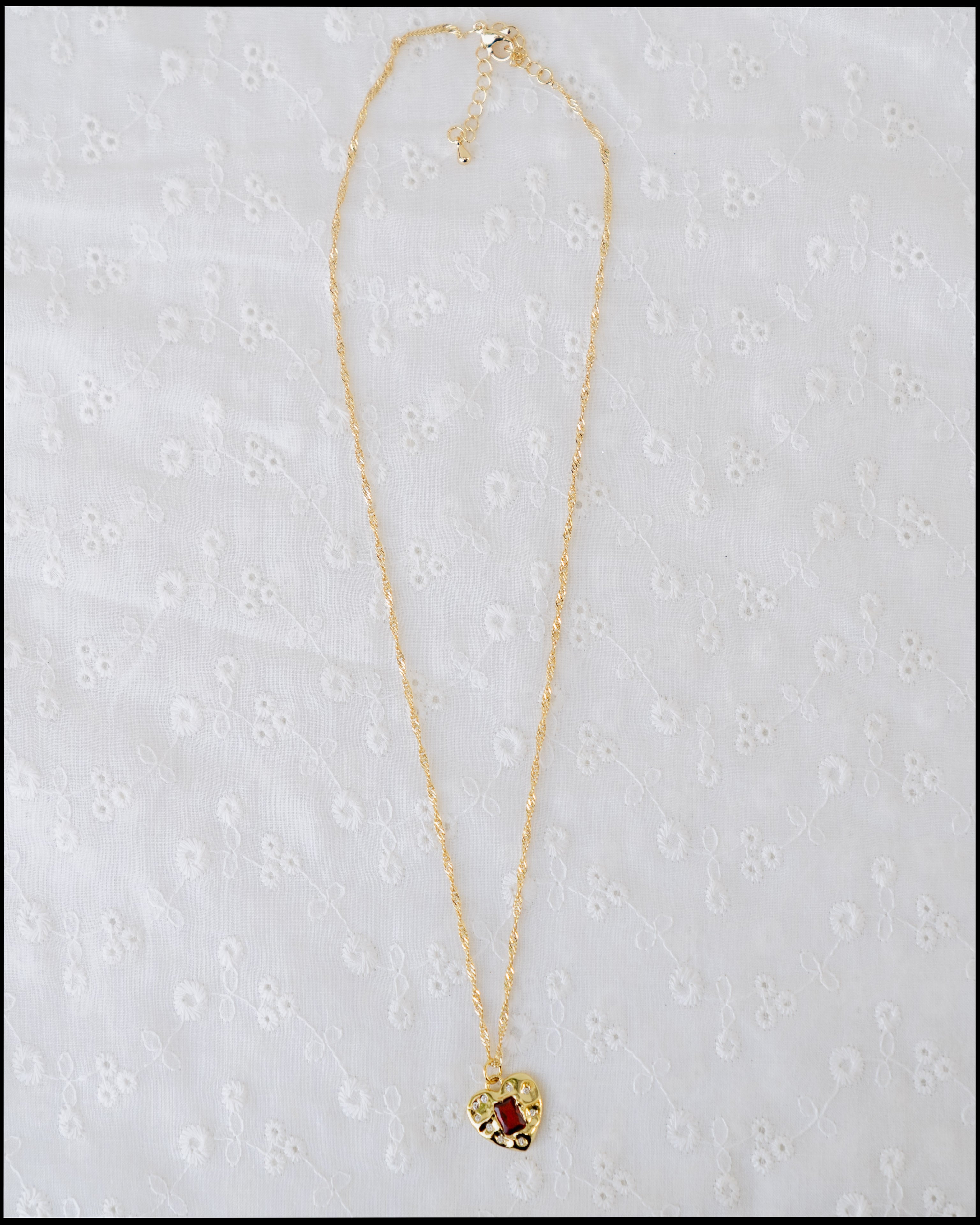 Corazon Necklace
