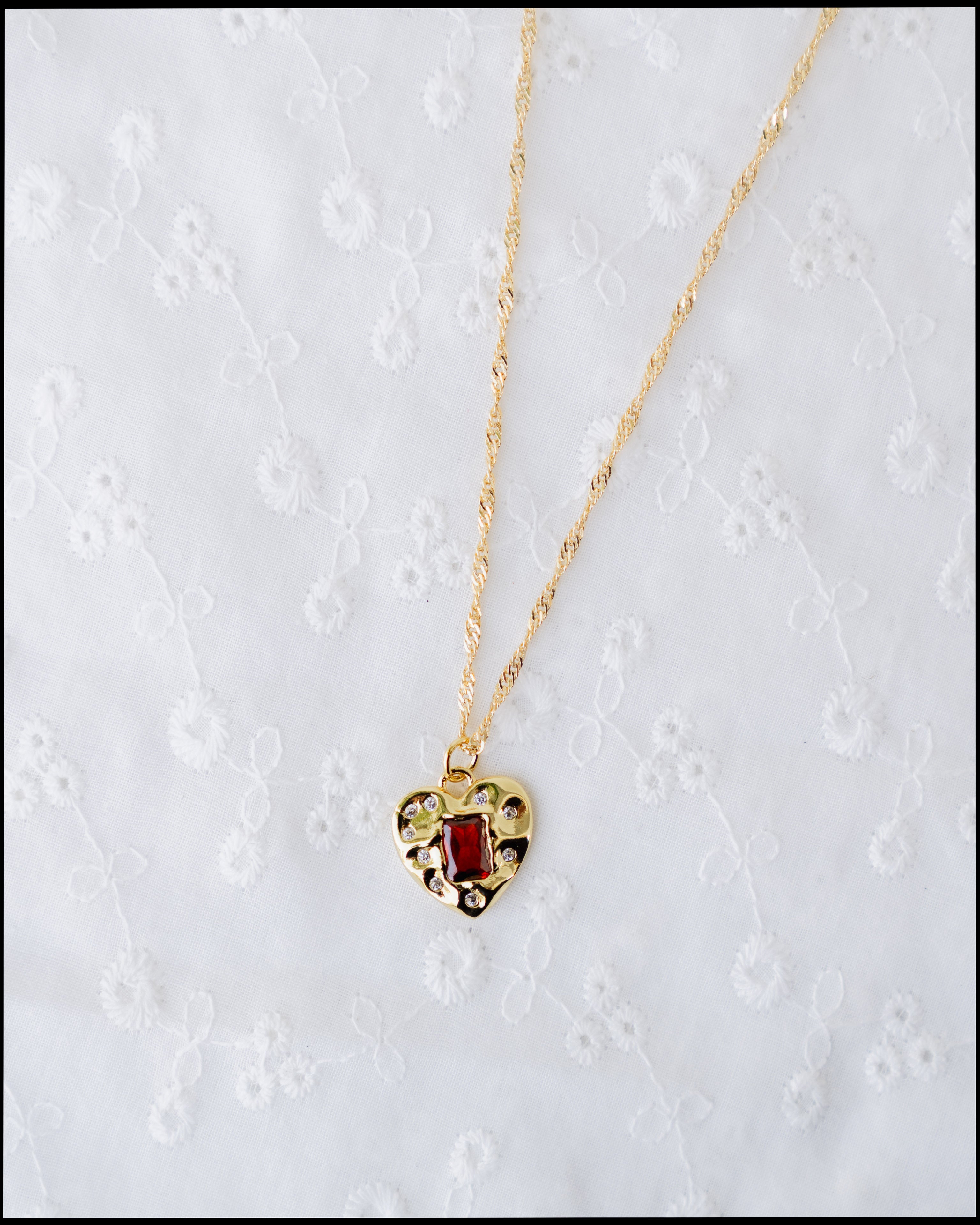 Corazon Necklace